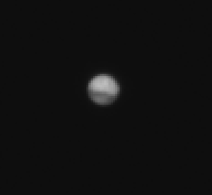 La première photo de Mars prise par le Trace Gas Orbiter. Forcément, c'est encore un peu flou. Copyright : ESA/Roscosmos/ExoMars/CaSSIS/UniBE