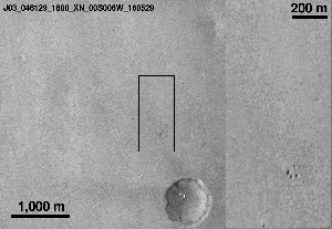 La zone d'atterrissage de Schiaparelli photographiée avant (en mai 2016) et après (ce 20 octobre) le passage de l'atterrisseur, par Mars Reconnaissance Orbiter. Copyright NASA/JPL-Caltech/MSSS